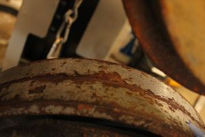 lot 259 image: 45 LB Barbell weights - 2 total