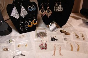 lot 86 image: (20) Matched ear wire earrings. Varying styles, ages, materials