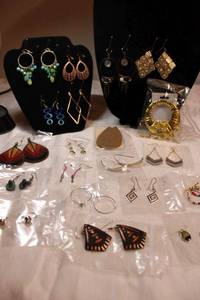 lot 87 image: (20) Matched ear wire earrings. Varying styles, ages, materials