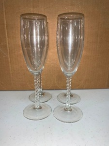 lot 14 image: Flute Champagne glasses swirl stems Nice