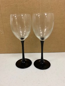 lot 17 image: Luminarc french Black stem Wine Goblets