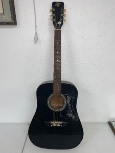lot 4 image: Vintage acoustic guitar no case, see pics for description