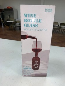 lot 152 image: Wine Bottle Glass in box Cool