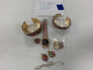lot 153 image: Pretty Ladies jewelry see pics