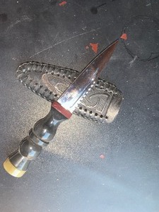 lot 90 image: Vintage collecters letter opener MUST SEE