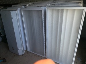 lot 115 image: Fluorescent ligh units all one money all were working when updated to LED