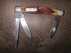 lot 94 image: Old timer vintage knife walking and talking