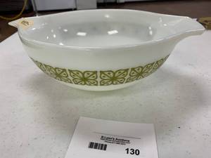 lot 130 image: Vintage Large Pyrex Bowl NICE