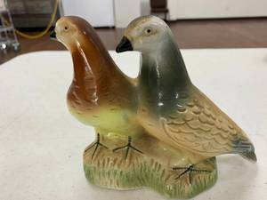 lot 131 image: Very old home decor made in Brazil-see pics