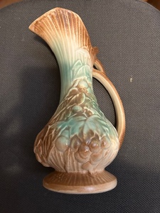 lot 120 image: Vintage McCoy Water pither NICE