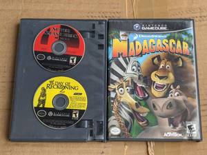 lot 4 image: Lot of 3 - Nintendo GameCube Games - Bundle 2