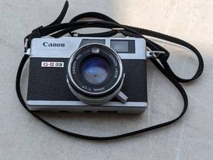 lot 11 image: Canon G-III QL 35mm Film Camera
