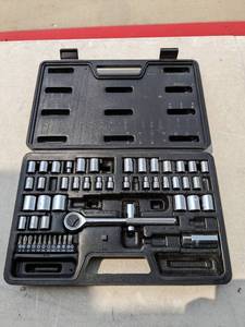 lot 12 image: Socket Ratchet Tool Set