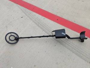 lot 26 image: Bounty Hunter Metal Detectors Tracker IV