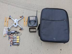 lot 36 image: Hubsan FPV X4 Brushless H501S Drone w Remote Control - Powers On, For Parts