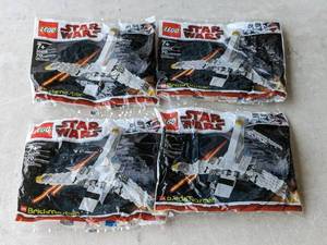 lot 40 image: Lot of 4 - Star Wars 20016 Imperial Shuttle - NEW