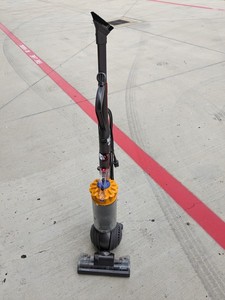 lot 32 image: Dyson DC40 Vacuum