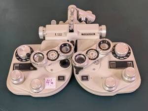 lot 46 image: TOPCON Visiontester VT-SE
