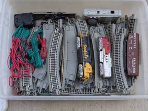 lot 55 image: Bachmann Toy Train Set Bundle