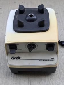 lot 60 image: Vitamix Base Motor Only VM0103