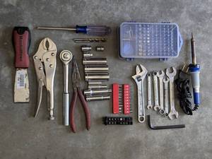 lot 96 image: Tools Bundle