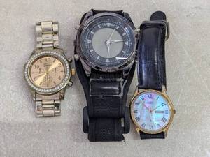 lot 128 image: Lot of 3 - Watches
