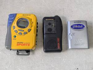 lot 131 image: Lot of 3 - Electronic Bundle - Tape Player, Voice Recorder, Radio Player
