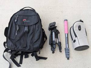 lot 146 image: Camera Related Bundle
