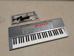 lot 156 image: Electronic Keyboard YM-490F