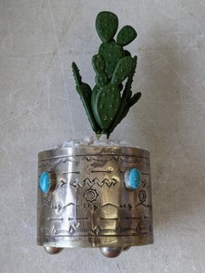lot 188 image: J. Alexander Cactus Holder Decor