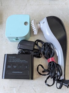 lot 193 image: Lot of 3 - Electronic Bundle Items