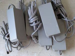 lot 207 image: Lot of 5 - Nintendo Wii Power Supply