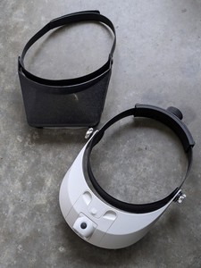 lot 224 image: Lot of 2 - Headband Magnifier