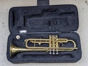 lot 253 image: Mendini Trumpet w Case