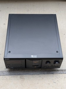 lot 267 image: Sony CPD-CX355 Mega Storage 300 CD
