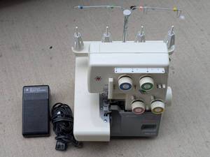 lot 270 image: Overlock-Serger Sewing Machine 928