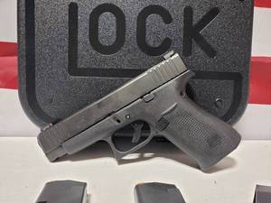 lot 252 image: NEW  Glock 48 9mm Pistol w AmeriGlo H3 DP Sights , 2 Magazines, Speed Loader Case & More