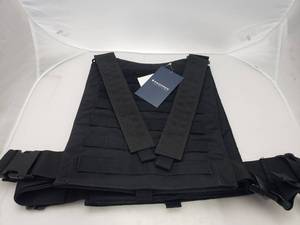 lot 411 image: Propper Critical Response Molle Plate Carrier   Black