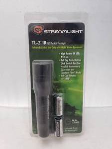 lot 935 image: Streamlight TL 2 IR LED w Lithium Batteries   Black