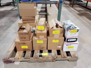 lot 754 image: MASSIVE Builders Pallet Lot.  YOU GOTTA SEE ALL THAT IS INCLUDED