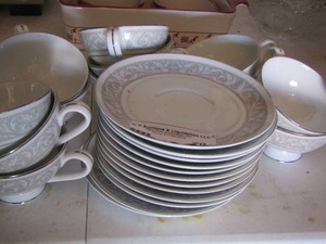 lot 70 image: Imperial China set 5671 Whitney  12 saucers- 12 matching cups