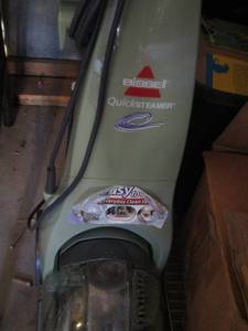 lot 76 image: Bissell quick steamer