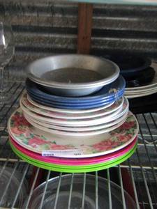 lot 95 image: cereal bowls and dinner plates