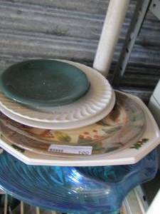 lot 100 image: Dinner plates and platters
