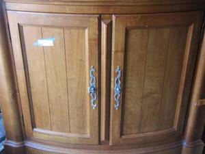 lot 31 image: BOWED FRONT CABINET, DOUBLED DOOR,  1 SHELF
