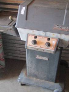 lot 125 image: Duncane  propane grill preowned