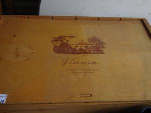 lot 149 image: Viansa wooden empty wine box