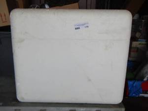 lot 179 image: white ice chest