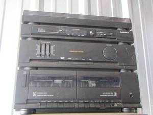 lot 38 image: Magnavox multi player stereo, cassette tape- cd plus