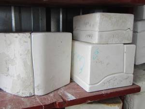 lot 40 image: ceramic mold lot various types all have set